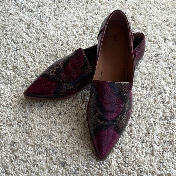 FRYE Women's Kenzie Venetian Pointed Toe Ballet Purple Snakeskin Flats Size 7M - Picture 2 of 7